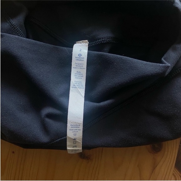 Lululemon leggings in black with geometric detail, 2 - Picture 11 of 11